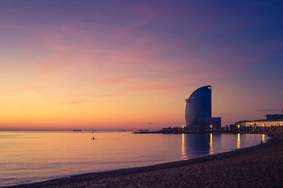 Barcelona: Sailing tour with drinks and aperitve - Practical logistics that will save you time at the start
