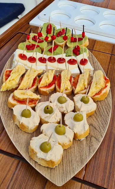 Barcelona: Sailing Tour with Spanish Tapas and Drinks - Key Points I’d Book For