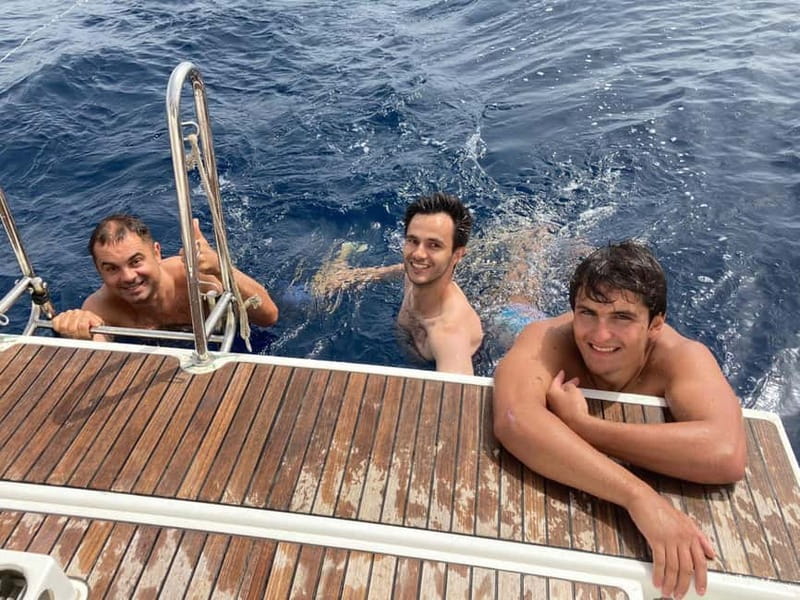 Barcelona: Sailing Tour with Tapas, Drinks and Swim Stop - Getting to the boat: Moll de la Barceloneta 1, not Moll de Barcelona 1