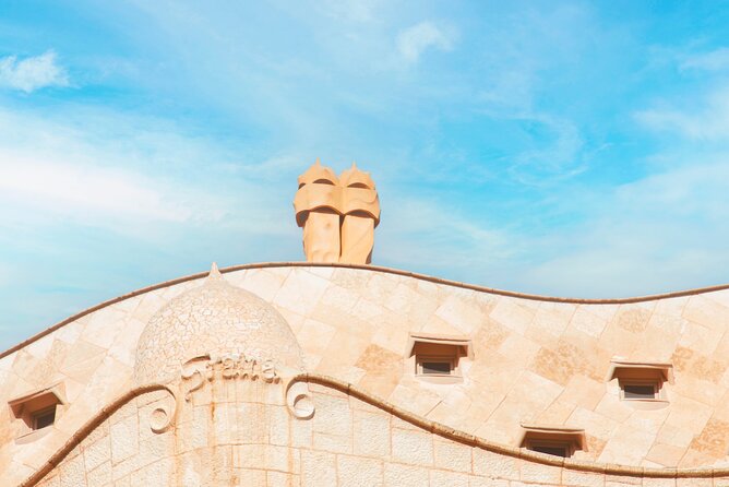 Barcelona Scavenger Hunt and Sights Self-Guided Tour - How the app gives you directions and keeps you moving