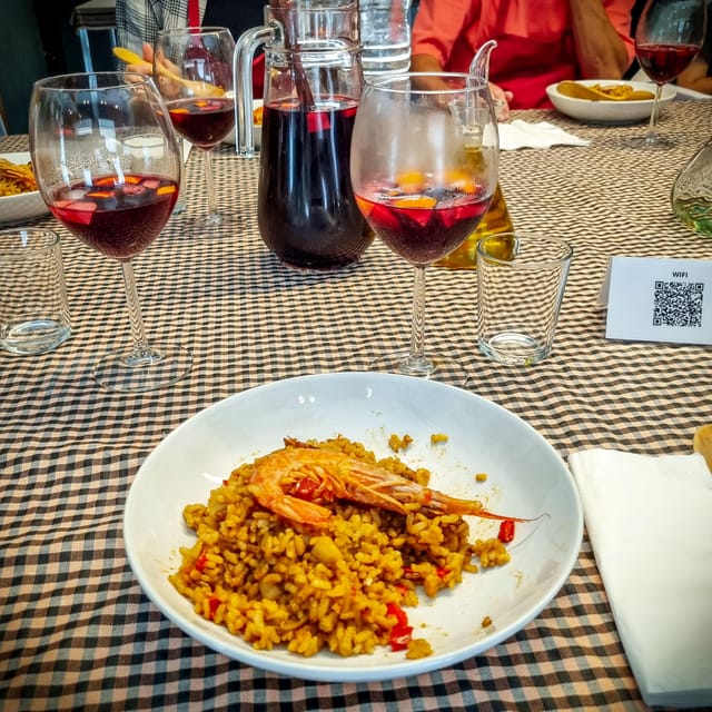 Barcelona: Seafood Paella ★Maestro★ & Tapas & Sangria - Practical tips to get more from your 2 hours