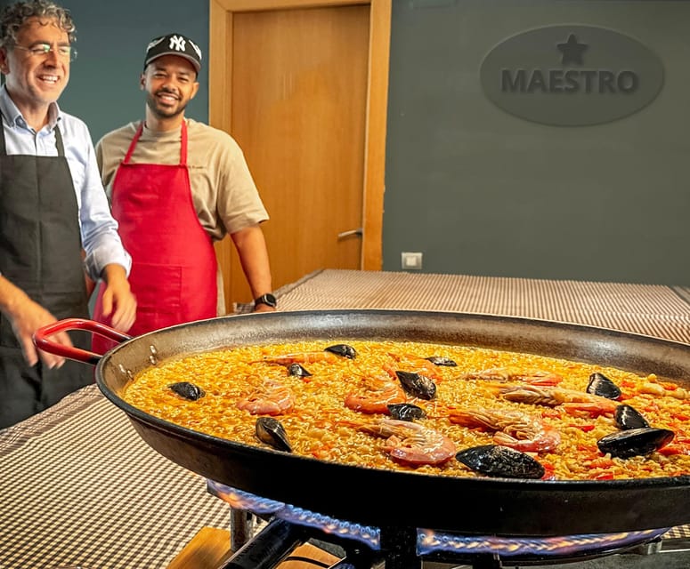 Barcelona: Seafood Paella ★Maestro★ & Tapas & Sangria - Pan con tomate and tapas that make the meal feel complete