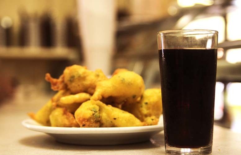 Barcelona: Secret Food Tour - Sea-Side Bites: Sangria And Paella (Or Fideuá) Near The Mediterranean