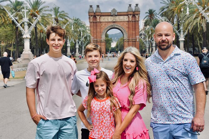 Barcelona Sightseeing by Bike with Photo Shooting and Tapas - The big-photo focus: Sagrada Familia and Casa Batlló