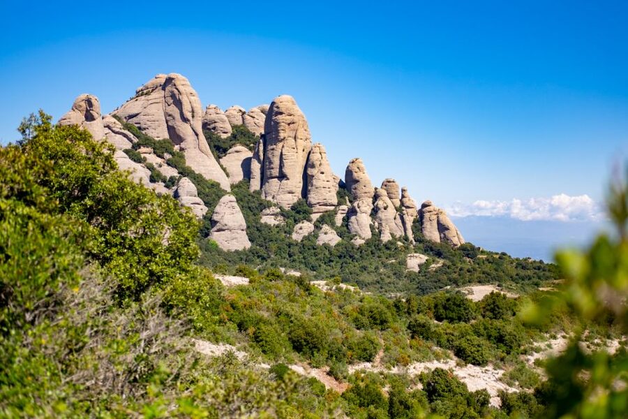 Barcelona: Sitges & Montserrat Monastery Tour with Easy Hike - Getting there: the early pickup and the van comfort that matters