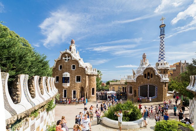 Barcelona: Skip-the-Line Gaudi's Park Guell Guided Tour - Price and value: what $28.96 buys you in real time