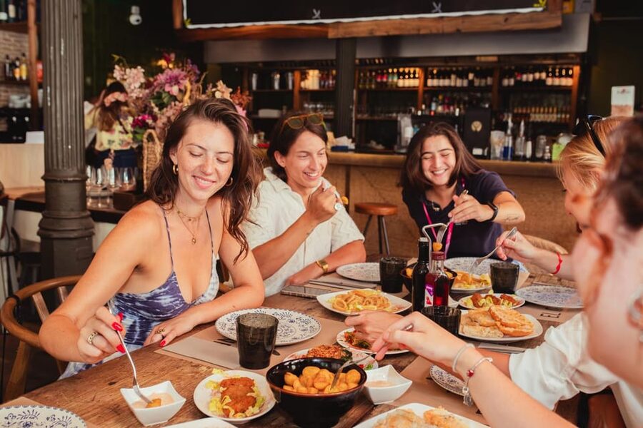 Barcelona: Small Group Gothic, Tapas & Churros Tour! - From Plaça Catalunya to the Medieval Streets