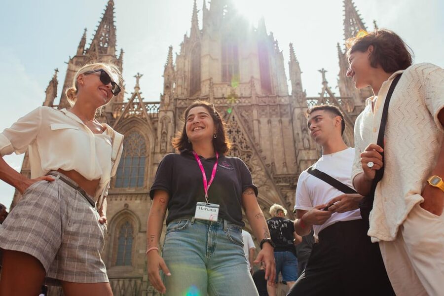 Barcelona: Small Group Gothic, Tapas & Churros Tour! - Els Quatre Gats, the petó mural, and the Cathedral area