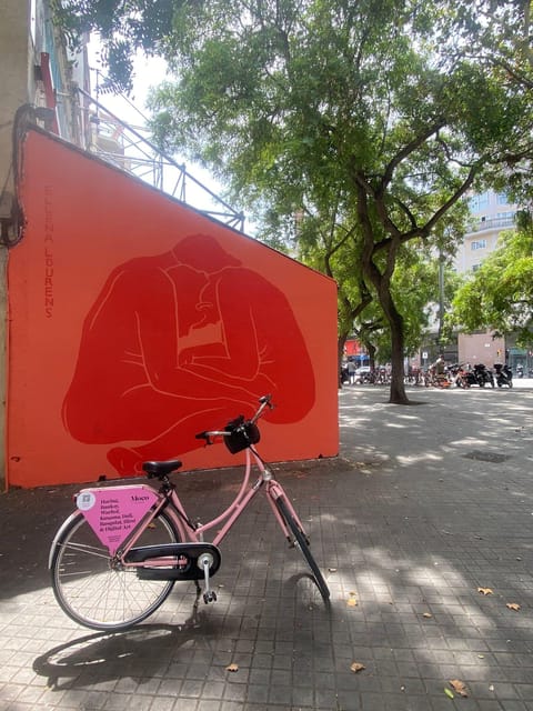 Barcelona | Street Art Bike tour - The street art core: named murals, alleyway photos, and guided storytelling