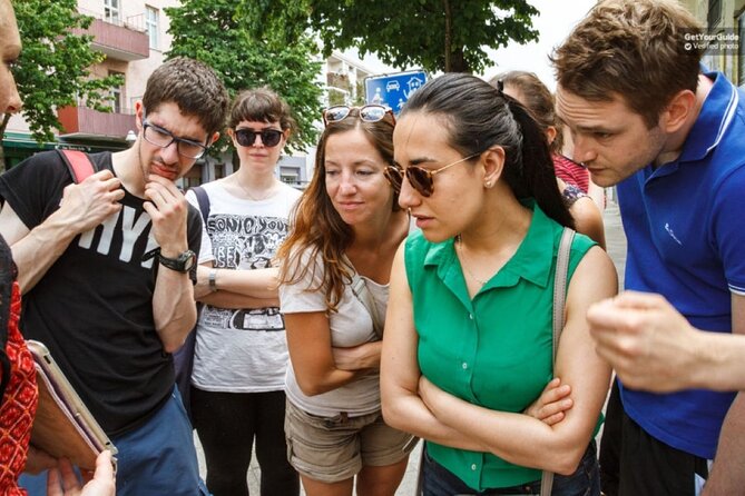 Barcelona Street Art, Graffiti and Tapas Tour - Benitez Garden and the moment the tour slows down
