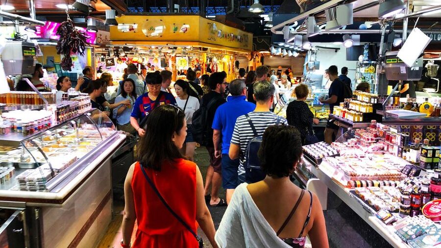 Barcelona: Street Food & Sightseeing Tour with Local Market - Meeting at Liceu: find the mosaic on the ground