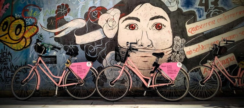 Barcelona | StreetArt Bike Tour Moco Museum - Getting set up at Carrer dels Tallers 45, then rolling with confidence