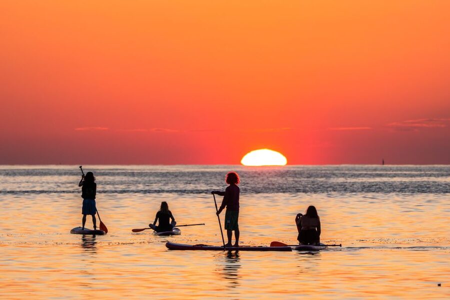 Barcelona: Sunrise Paddleboarding with Instructor and Photos - Who this SUP session suits best