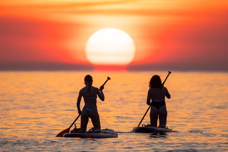 Barcelona: Sunrise Paddleboarding with Instructor and Photos - Tips so your 2 hours feel easy (not stressful)