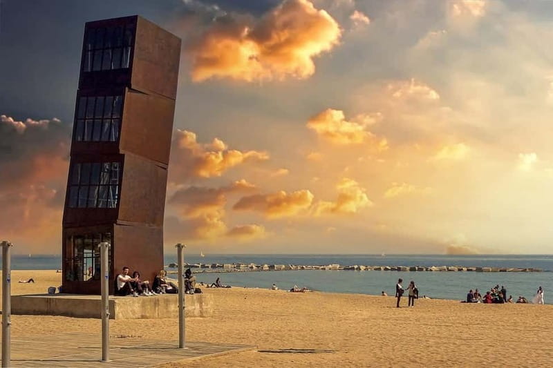 Barcelona: Sunrise & Sunset Paddle Surf Experience - What the guide actually does on the water