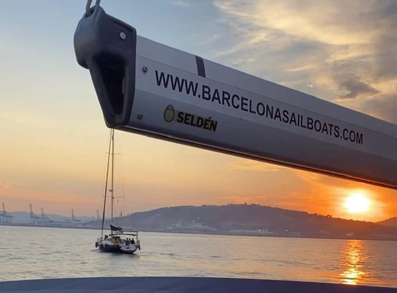 Barcelona: Sunset Boat Trip with Cava Wine and Snacks - Who This Barcelona Sunset Boat Trip Is Best For