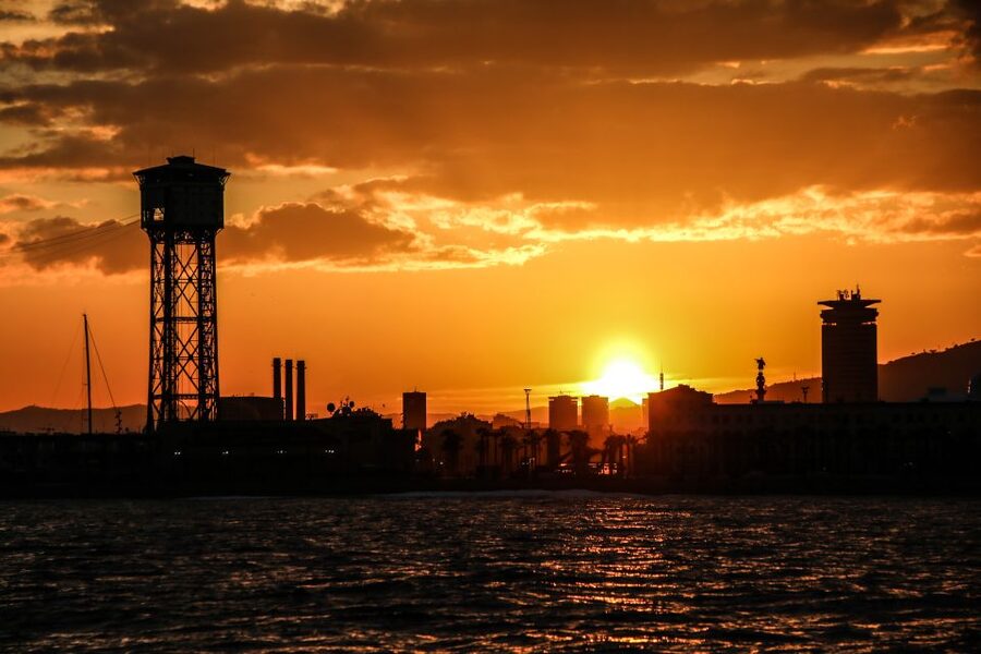 Barcelona: Sunset Live Sax and Sailing Experience with Tapas - Sunset sailing from Port Olimpic, with live sax music in the mix
