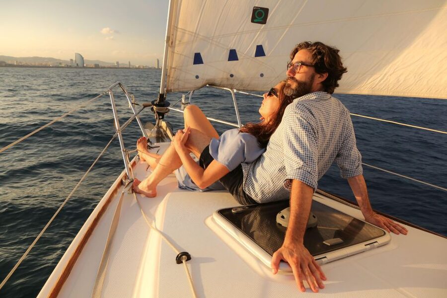 Barcelona: Sunset Live Sax and Sailing Experience with Tapas - Getting to the right boat at Port Olimpic (Bombon) without stress
