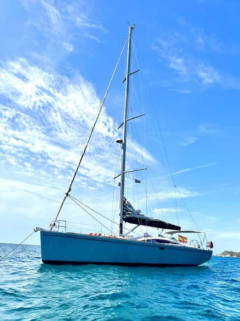 Barcelona: Sunset or Afternoon Yacht Cruise with Drinks - FAQ