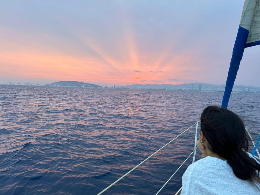 Barcelona: Sunset Sailboat Cruise with Drinks and Snacks - Finding the meeting point near Mooring 901, Gate 8-9