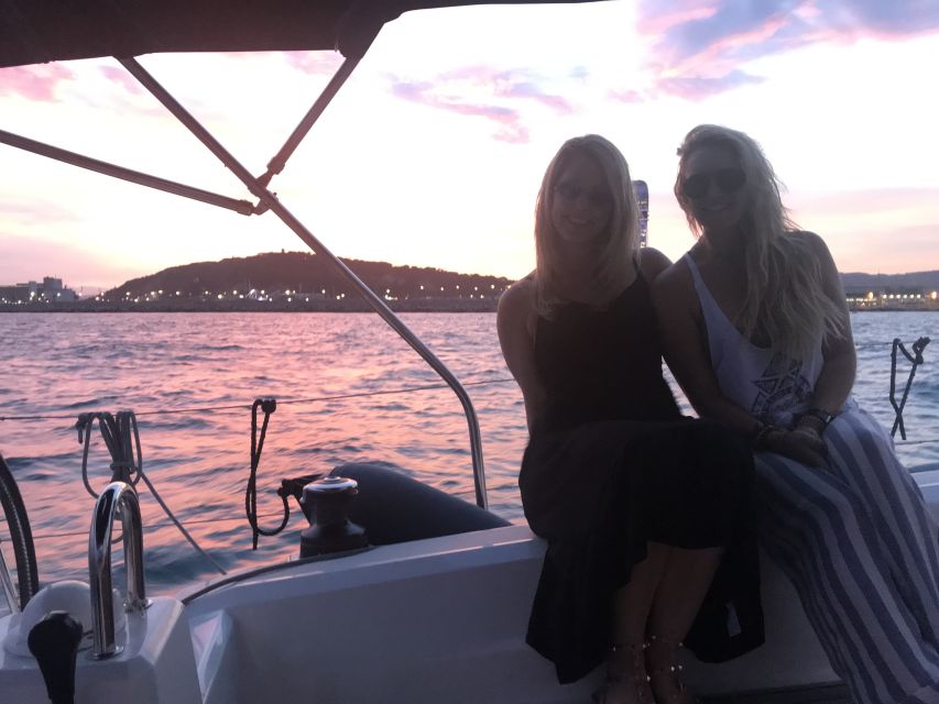 Barcelona: Sunset Sailing Tour with Open Bar & Snacks - Sunset sailing timing: how the late light changes everything