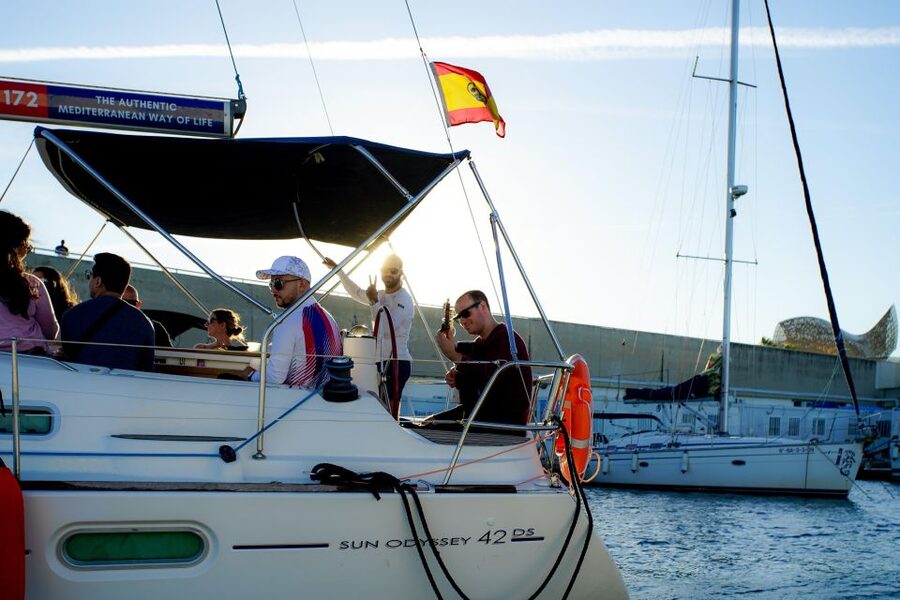 Barcelona: Sunset Sailing with Live Guitar Music and Tapas - Key Points Worth Knowing