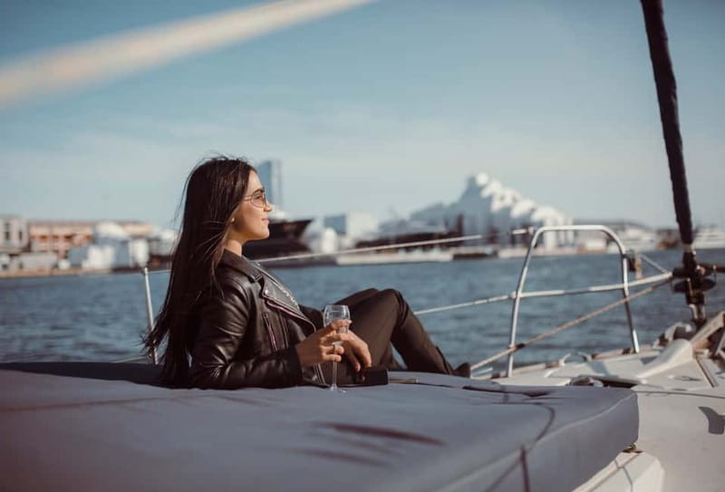 Barcelona: Sunset Skyline Cruise with Cava and Snacks - How long you are out there, and what to do with the timing