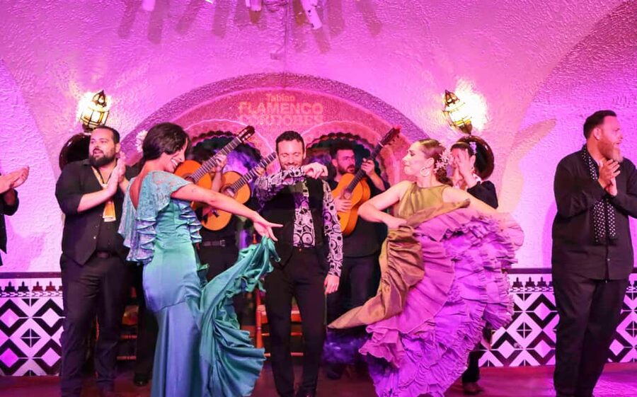 Barcelona: Tablao Flamenco Cordobes Show and Drink in Rambla - Tablao Flamenco Cordobes on La Rambla, close enough to feel the rhythm