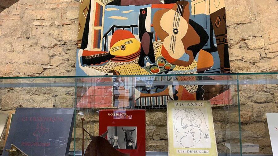 Barcelona: Tapas & Picasso Museum Guided Walking Tour - Stop Two: Mediterranean Tapas, From Fish to Meat to Veg