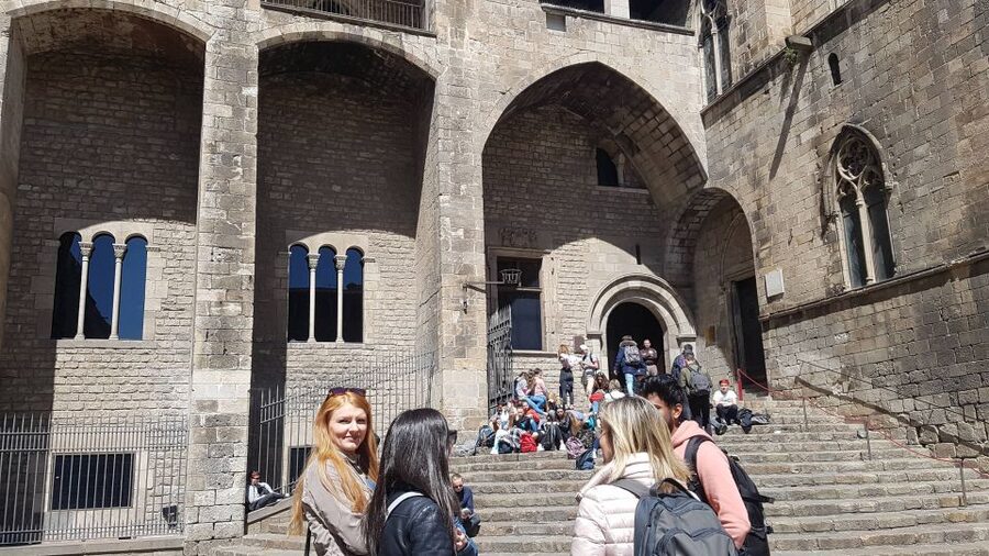 Barcelona: Tapas & Picasso Museum Guided Walking Tour - How Your Guide Makes This Tour Feel Local (Not Just Tourist-y)