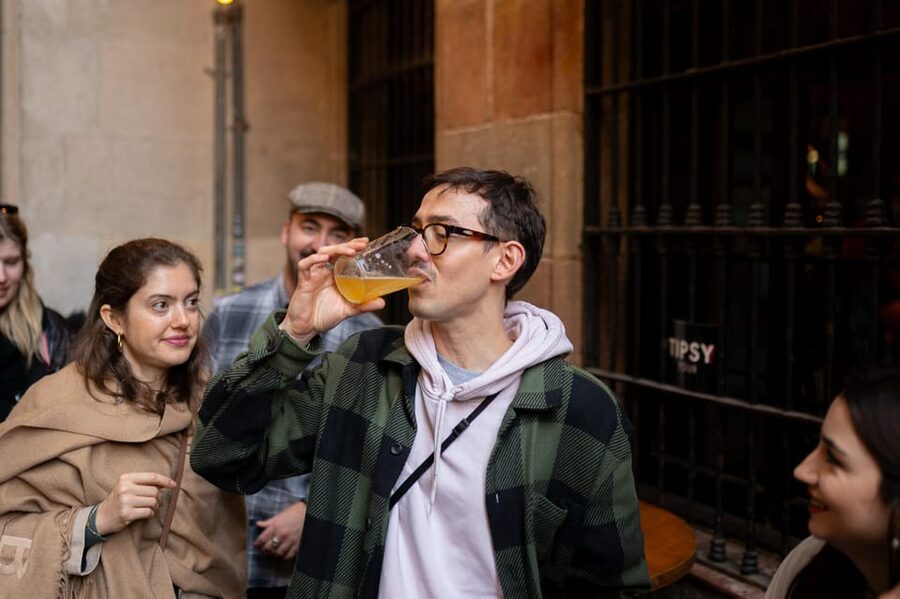 Barcelona: Tapas Tour with Food Tastings and Drinks - Vegetarian is supported, but vegans and gluten-free diners need a rethink