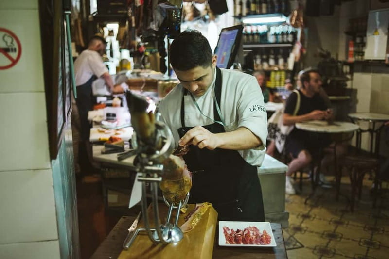 Barcelona: Tapas, Wine & History Tour of the Old Town - Plaça del Pi: your quick taste stop before the Gothic Quarter history walk