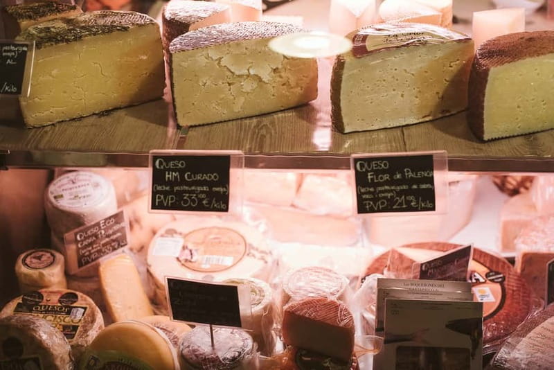 Barcelona: Tapas, Wine & History Tour of the Old Town - How many tapas and drinks you really get, and how to manage your appetite