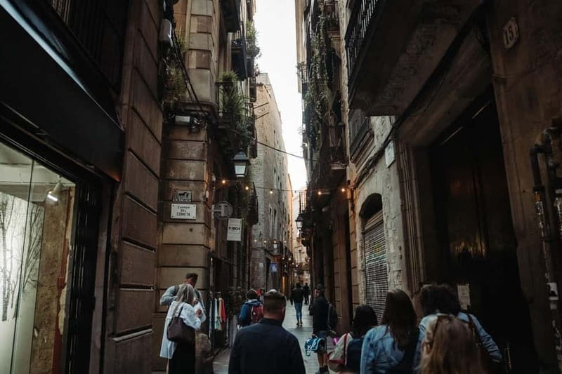 Barcelona: Tapas & Wine Tour in Born & Gothic Quarter - A 3-hour Barcelona tasting route through Born and the Gothic Quarter