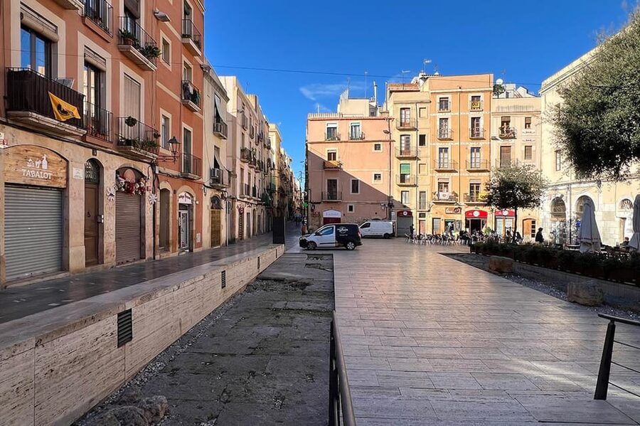 Barcelona: Tarragona & Sitges Guided Day Trip with Transfers - The Tarragona walk: Roman amphitheatre, circus, forum, and a cathedral route