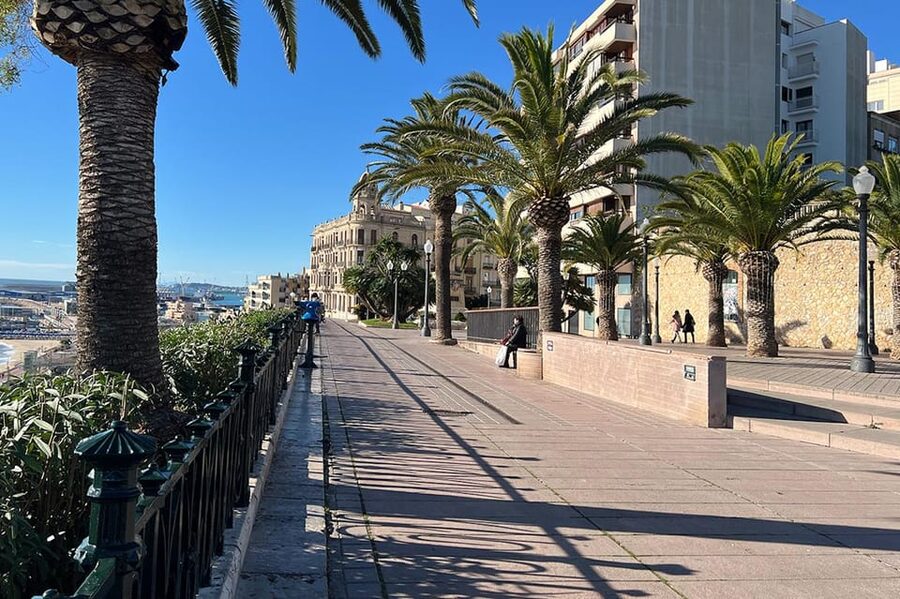 Barcelona: Tarragona & Sitges Guided Day Trip with Transfers - Hotel pickup, air-conditioned transfers, and how the 9-hour flow works