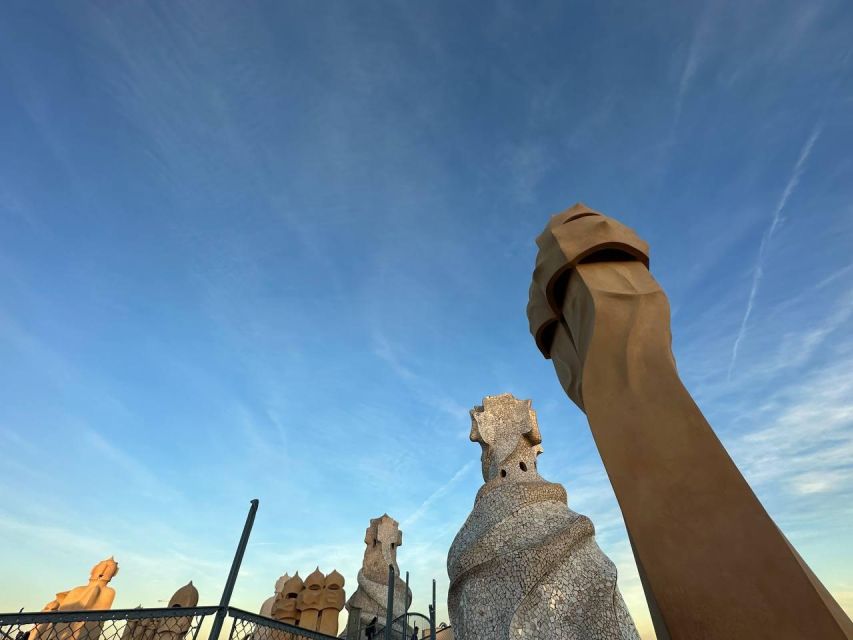 Barcelona: The Genuis of Gaudi & Modernist Architects Tour - The guides: why conversation is the biggest selling point