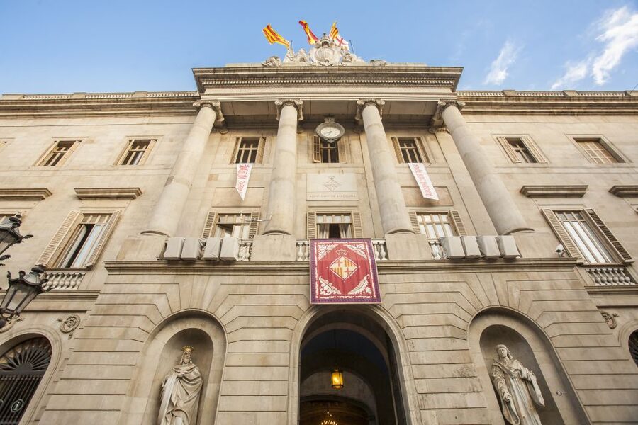 Barcelona: “The Shadow of the Wind” Literary Walking Tour - Santa Maria del Mar, Streets of Montcada, and the “Believability Factor”
