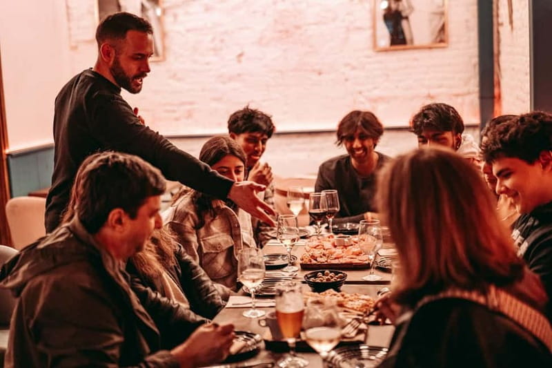 Barcelona: Tipsy Tapas & History Tour in the Gothic Quarter - Key things to know before you go