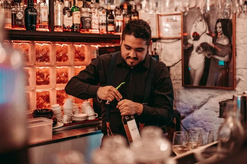 Barcelona: Tipsy Tapas & History Tour in the Gothic Quarter - Plaza Real to La Rambla: the 3-hour rhythm that works