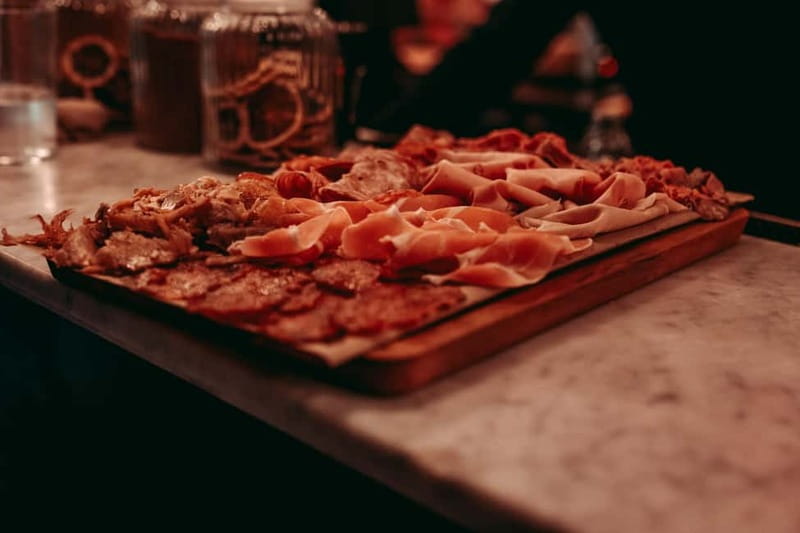 Barcelona: Tipsy Tapas & History Tour in the Gothic Quarter - Walking comfort and practical pace in the Gothic Quarter