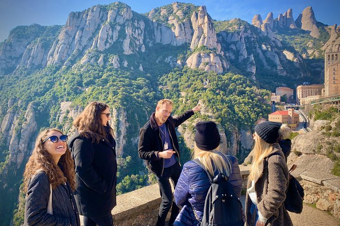 Barcelona to Montserrat Monastery: Tour, Transfers & Basilica - The Pg. de Colom start, and a comfortable ride where you do not need to think