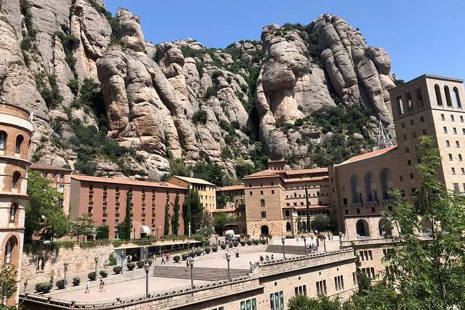 Barcelona to Montserrat Monastery: Tour, Transfers & Basilica - Weather, crowd timing, and shoes: your Montserrat checklist