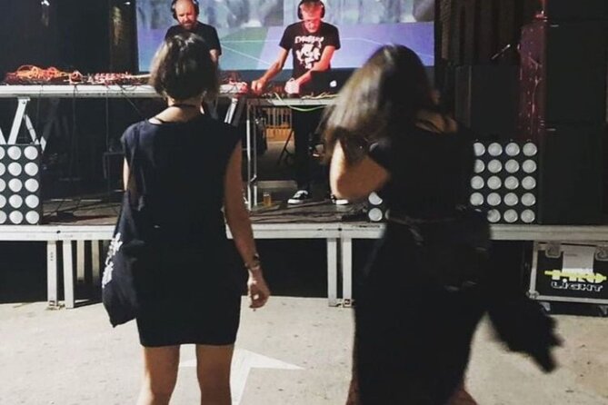 Barcelona Underground Clubbing Experience with Locals - What you should do before midnight (and how to plan for drinks)