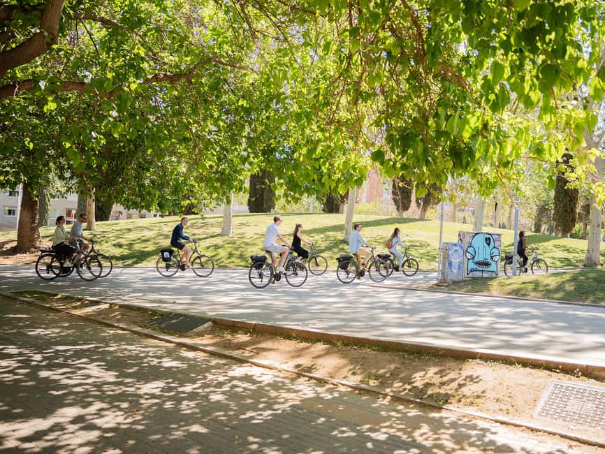 Barcelona: Undiscovered Secrets of Picasso on E-Bike - Guides, audio support, and why small groups matter