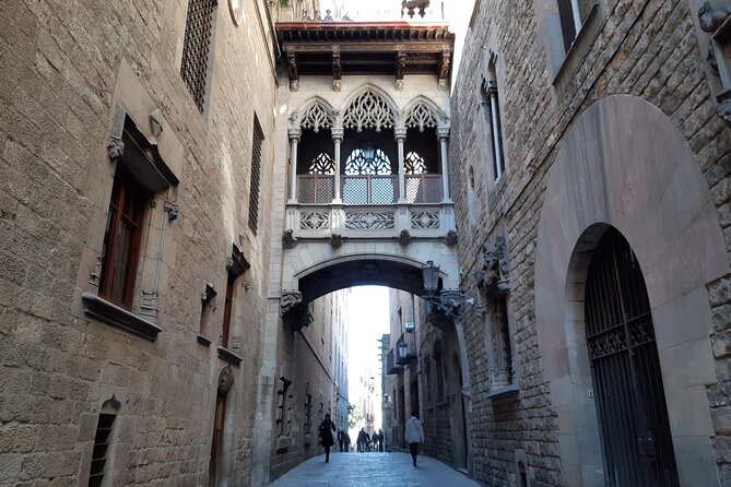 Barcelona walking tour Gothic Quarter and Ramblas+Boat trip - Port Vell boat ride: the view changes everything