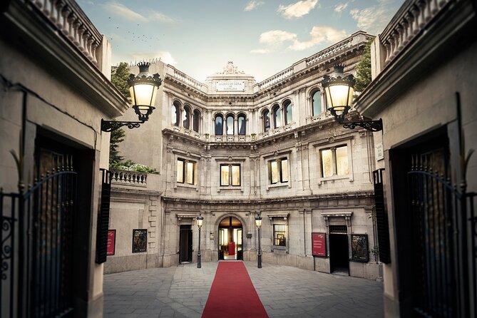 Barcelona Wax Museum Admission Ticket - Inside the 28 stages: Hall of Fame, Sportsmen, and pop culture rooms