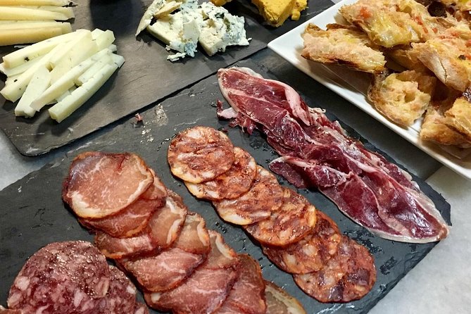 Barcelona Wine and Gourmet Tapas Tour - Should you drink and eat at your pace, or push the menu?