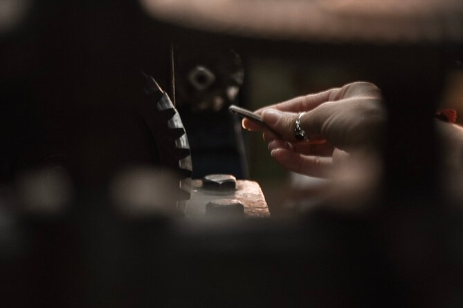 Barcelona Workshop: Make your silver ring with a jeweler - Where to meet in Sants-Montjuïc, and how to plan your timing