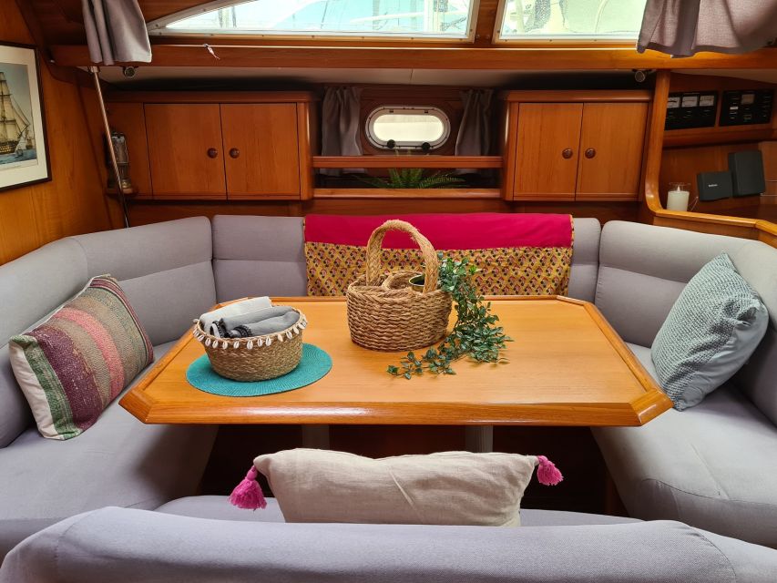 Barefoot: Private sailing cruise in Barcelona - What’s Included, What’s Not, and the Real Value